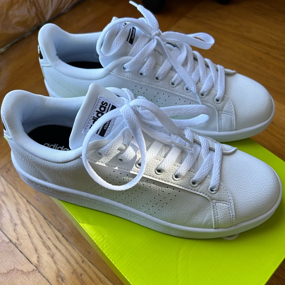 [adidas] Cloudfoam Advantage Clean Sneaker